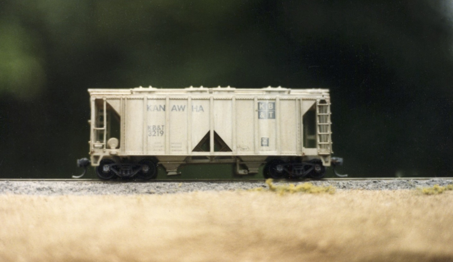 KB&T covered hopper #3219